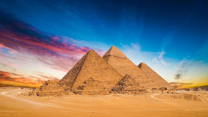 Quần thể kim tự tháp Giza ngàn năm tuổi mang theo những bí ẩn về các Pharaon 