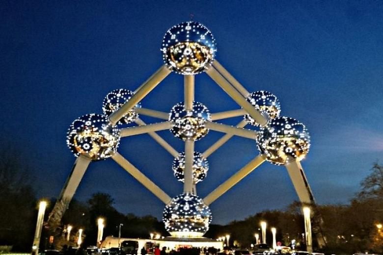 Mô hình Atomium