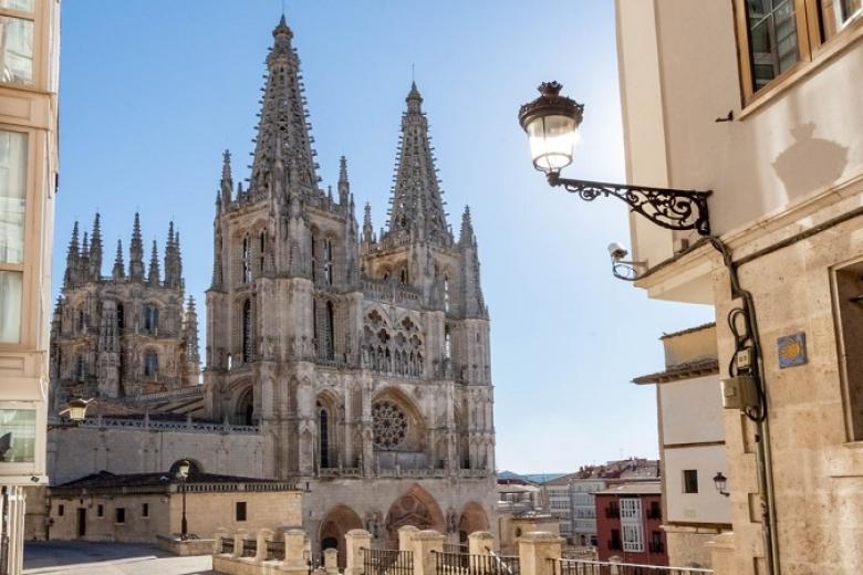 Nhà Thờ Burgos - Our Lady of Burgos