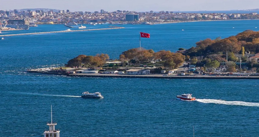 Du ngoạn trên eo biển Bosphorus
